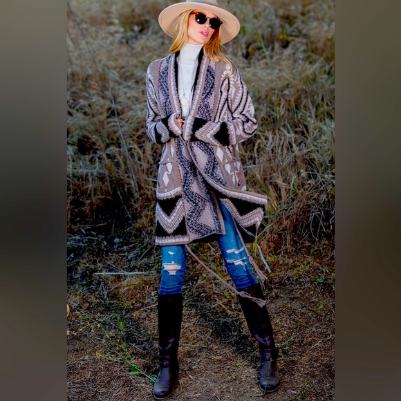 New Long Aztec Print Knit Cardigan Last One! - Picture 3 of 8
